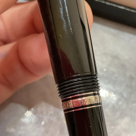 Montblanc BOHEME  14K 4810 585 Black Fountain Pen - Picture 14 of 16